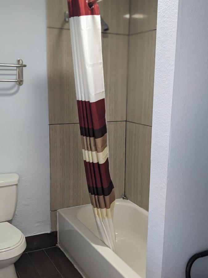Budget Inn אלכסנדריה מראה חיצוני תמונה